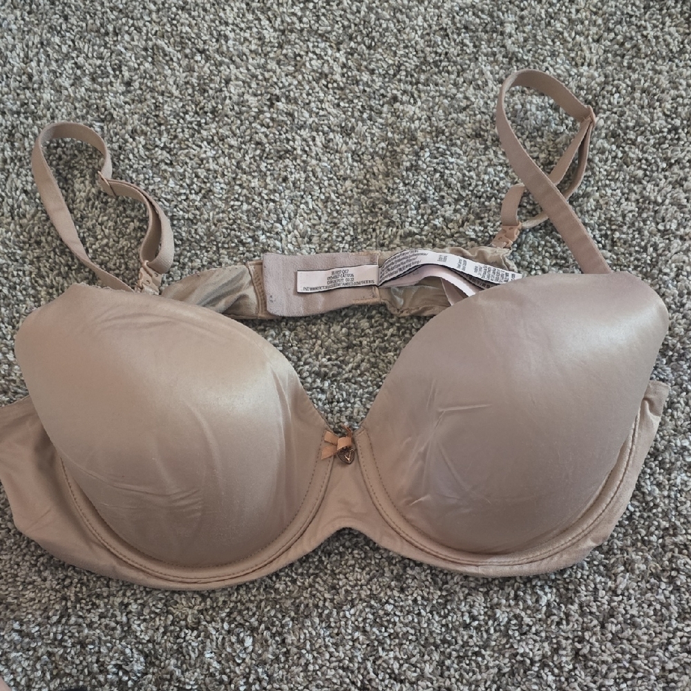 Victorias Secret Body By Victoria Demi Nude T-Shirt Bra with Light Padding